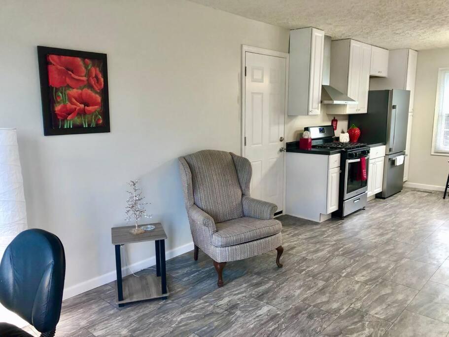 Trestle Creek Farm- Farmhouse Suite บลูมมิงตัน ภายนอก รูปภาพ