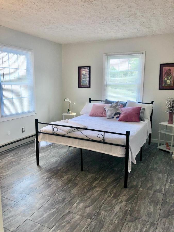 Trestle Creek Farm- Farmhouse Suite บลูมมิงตัน ภายนอก รูปภาพ