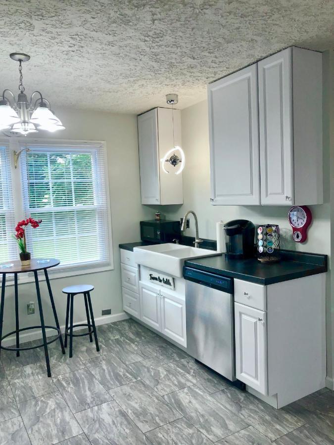 Trestle Creek Farm- Farmhouse Suite บลูมมิงตัน ภายนอก รูปภาพ